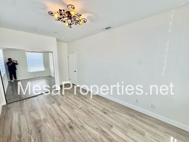 Building Photo - 740 S Azusa Ave