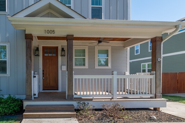 Building Photo - 1005 State St