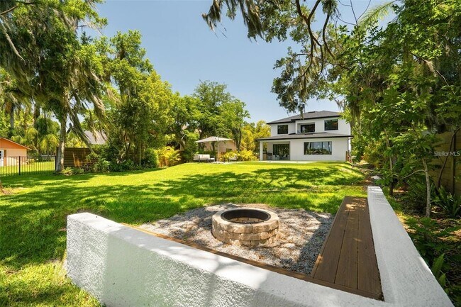 Building Photo - 6564 Lagoon St