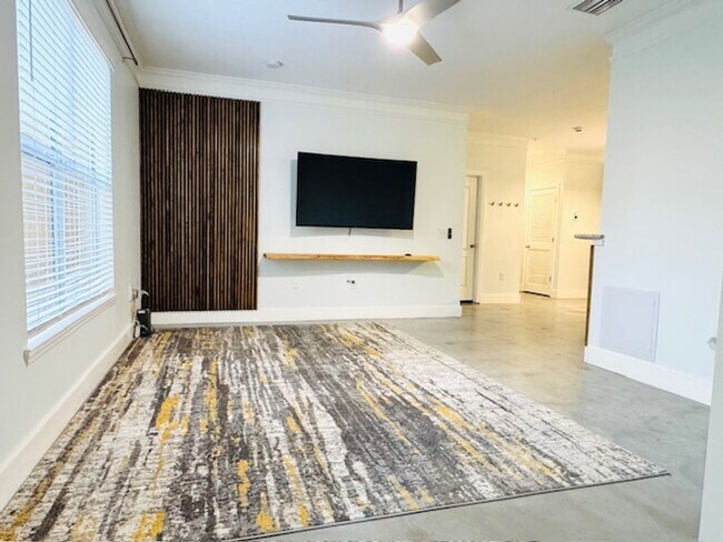 Building Photo - 8842 Villa View Cir