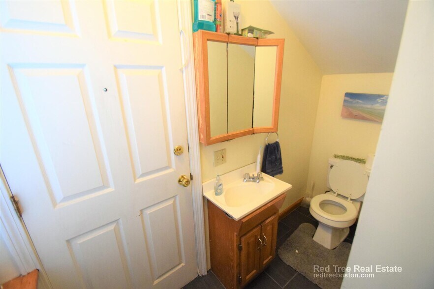 Building Photo - 551 Washington St