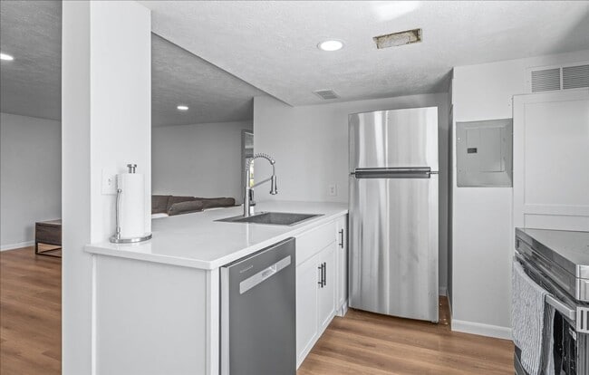 Building Photo - 120 S 38th Ave