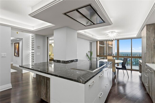 Building Photo - 3301 Bayshore Blvd