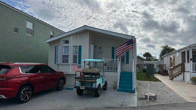 Building Photo - 2122 Nettles Blvd