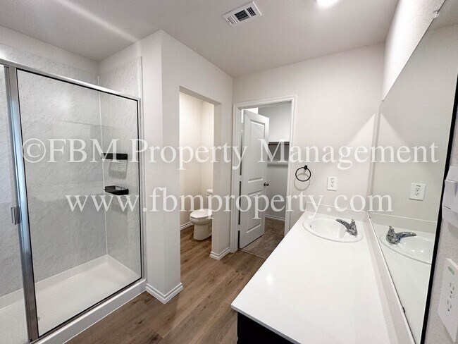 Building Photo - 864 Keystone Ct