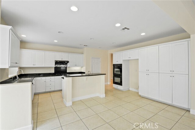 Building Photo - 6521 Emmerdale St