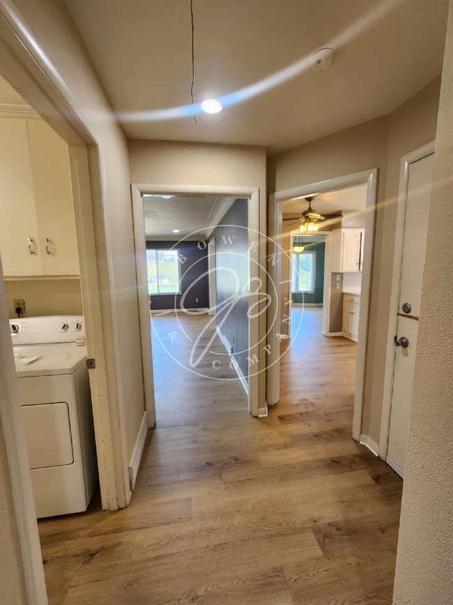 Building Photo - Charming 2-Bed, 2-Bath Condo with many upd...