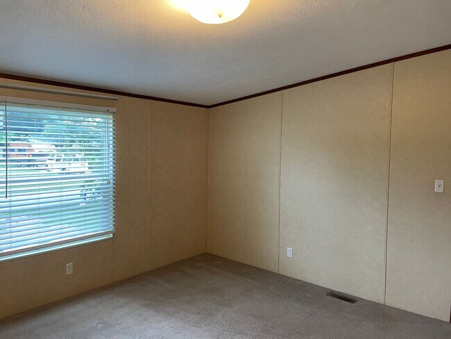 Building Photo - 3 Bedroom 2 Bathroom-Manufactured Home In Shallotte NC