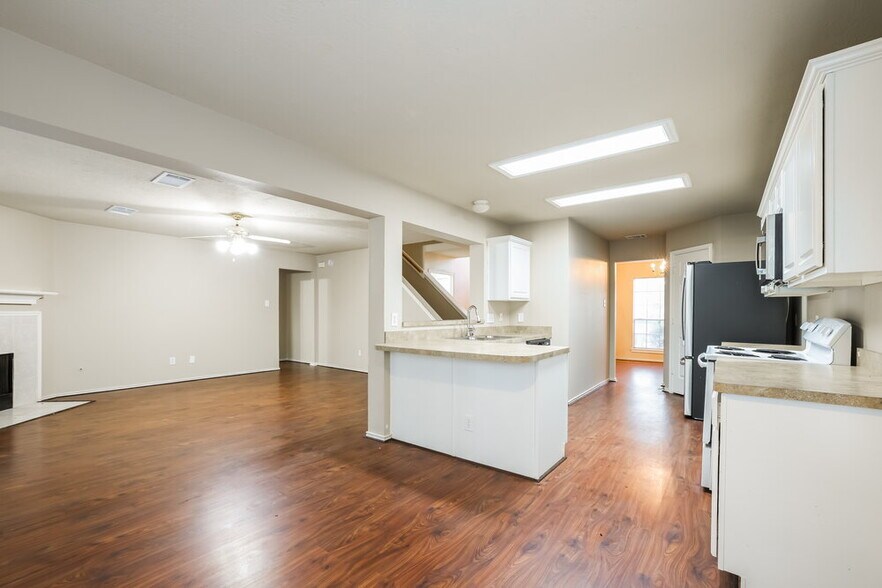 Building Photo - 5418 Trail Timbers Dr