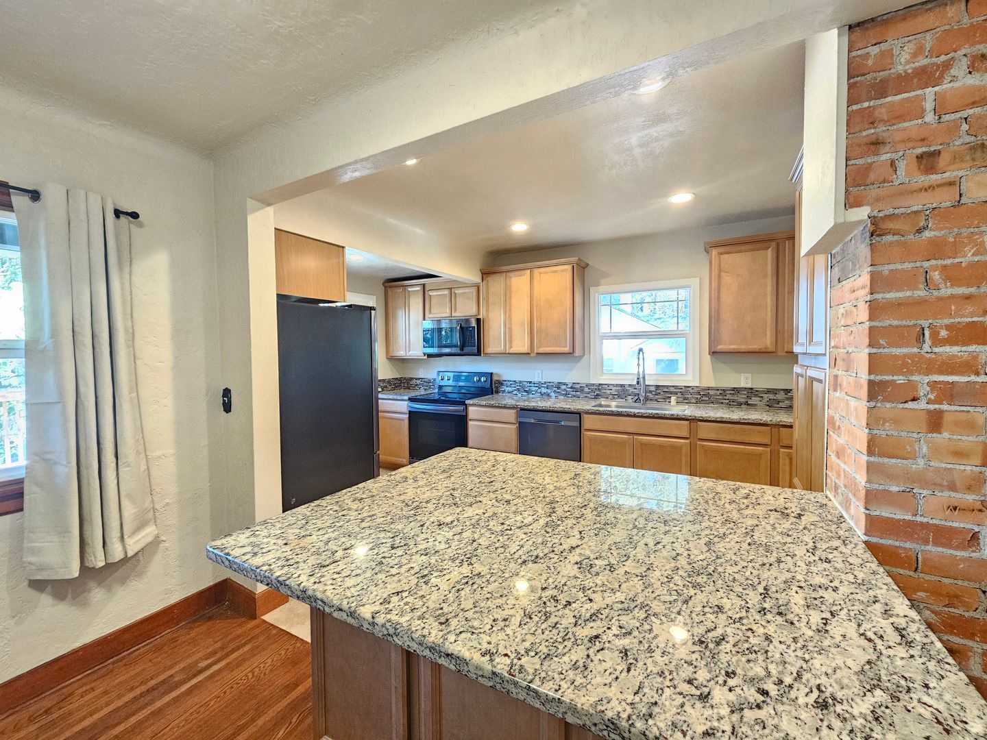 Building Photo - 1922 E 18th Ave