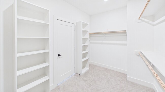 Building Photo - 9609 Valeca Dr