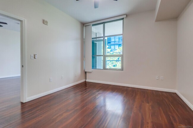 Building Photo - 253 Tenth Ave