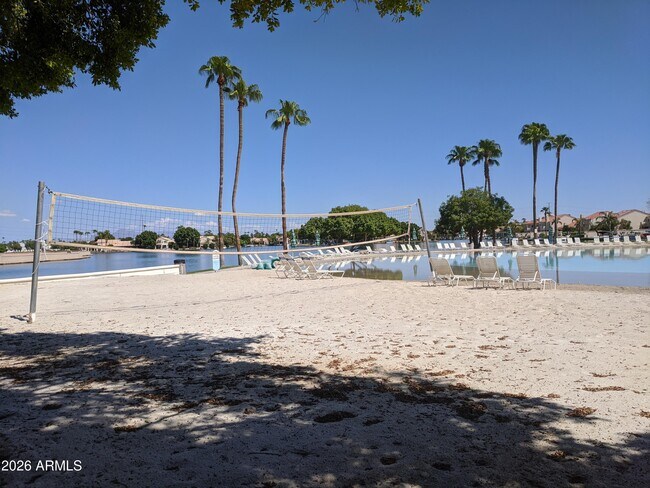 Building Photo - 1321 N Jamaica Way