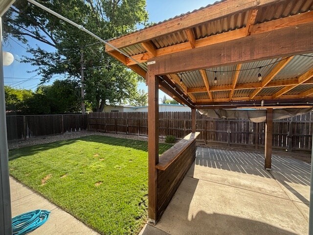 Building Photo - 231 Madrone St