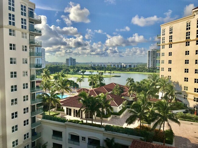 Building Photo - 19900 E Country Club Dr