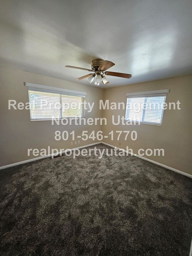 Building Photo - 3 Bedroom 2 Bath Ogden Duplex