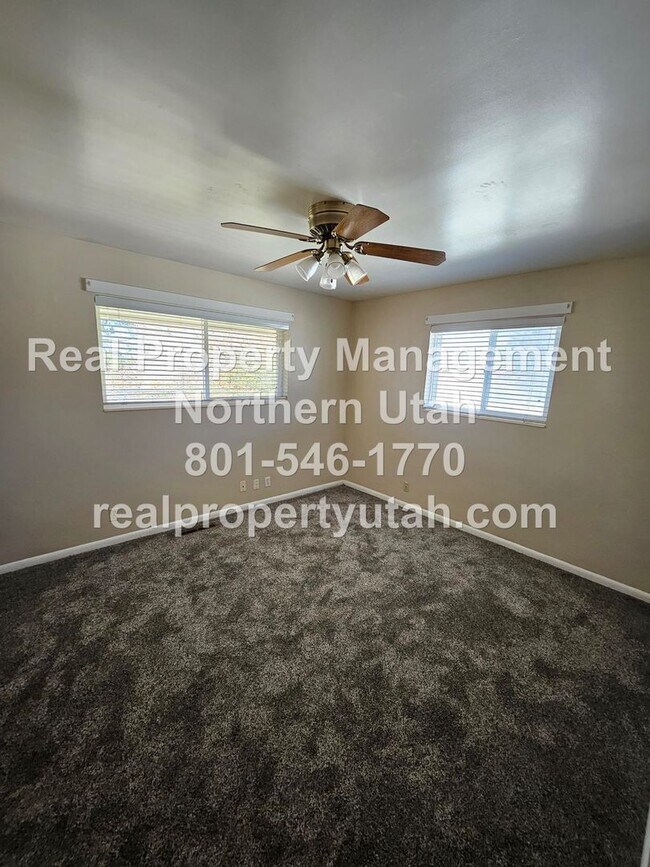 Building Photo - 3 Bedroom Duplex in Ogden Coming Soon!
