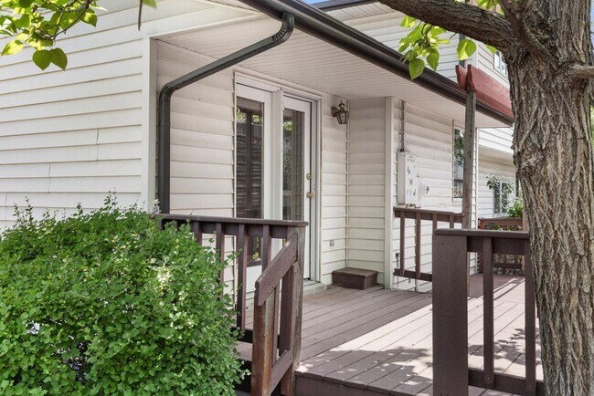 Building Photo - Available NOW! 3 Bedroom 1 Bath Beautiful Home in Arvada!