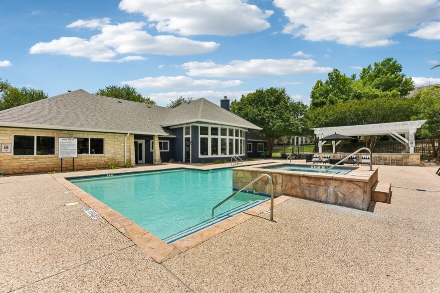 Building Photo - Madison Dell Ranch Apartments