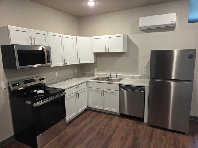 Building Photo - Graystone Flats