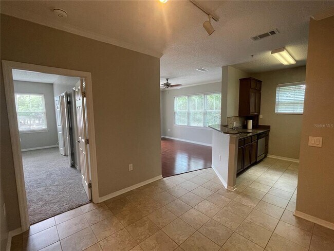 Building Photo - 18001 Richmond Pl Dr