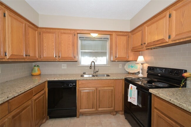 Building Photo - 6011 Arboles Dr