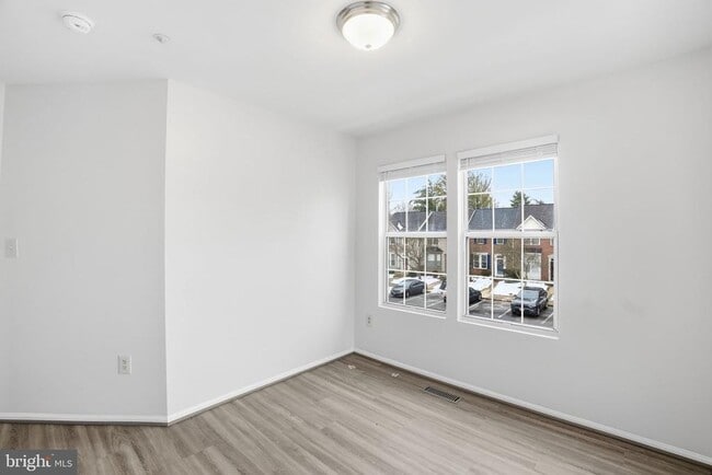 Building Photo - 10718 Kitchener Ct