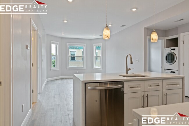 Building Photo - 144 Sutherland Rd