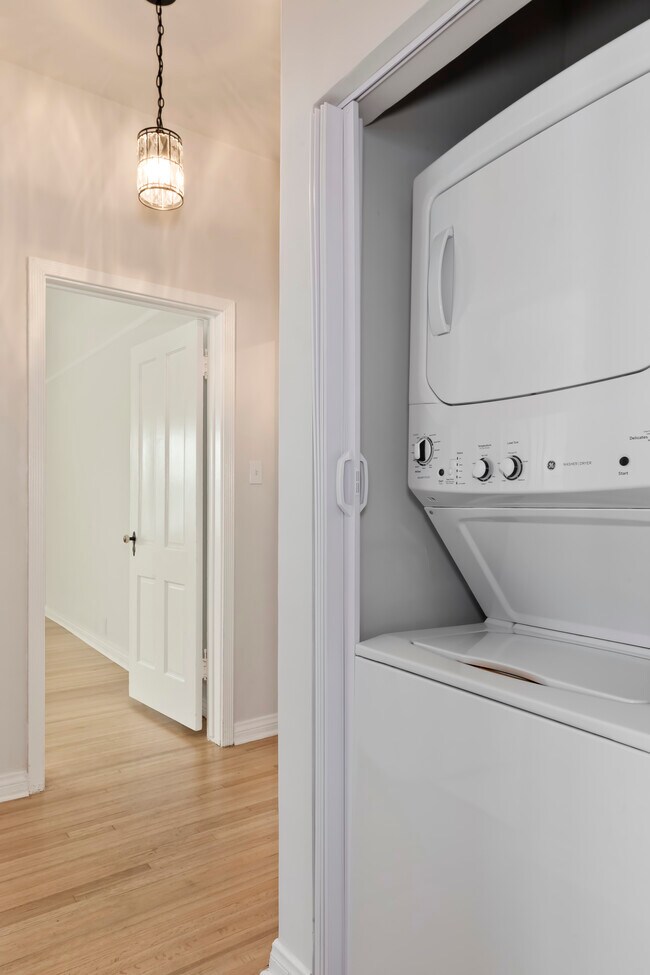 Building Photo - 9336 W Olympic Blvd