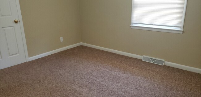 Building Photo - 3-Bedroom Home with Modern Touches