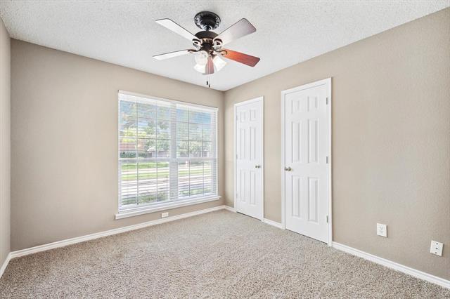 Building Photo - 4812 Highlands Dr