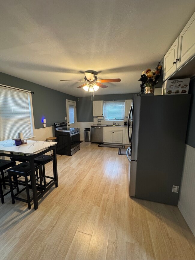 Building Photo - 230 Stonybrook Rd