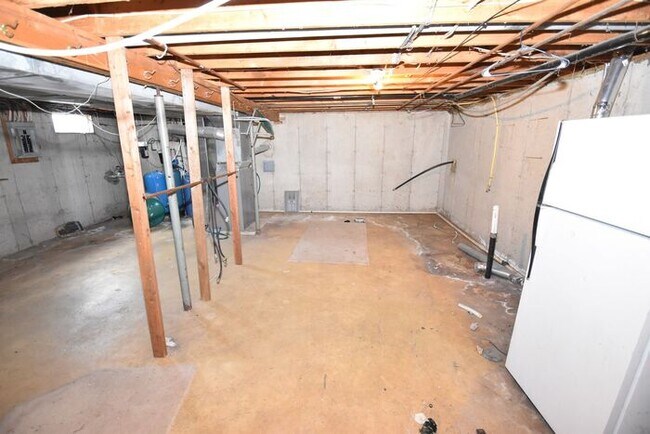 Building Photo - 2 bedroom home in Mishawaka