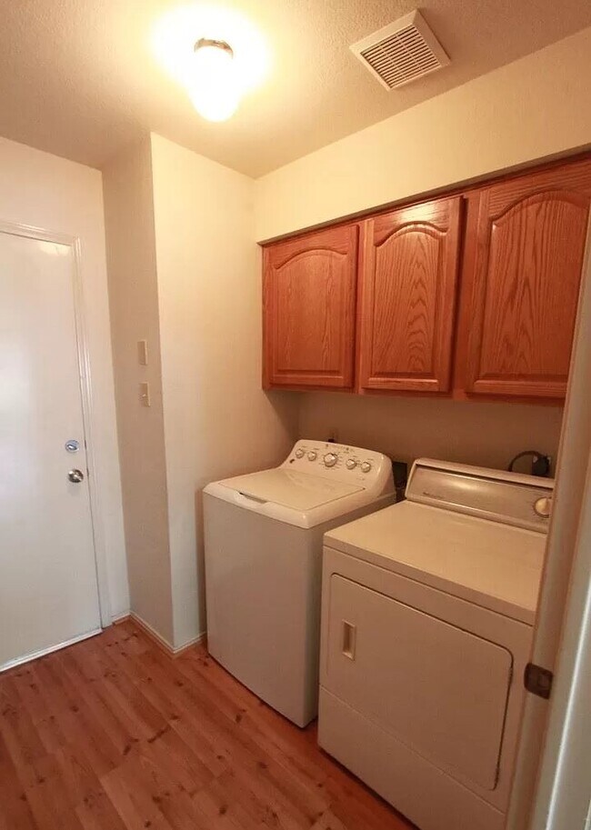 Laundry - 3312 Silk Oak Dr