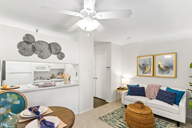 Building Photo - Summit