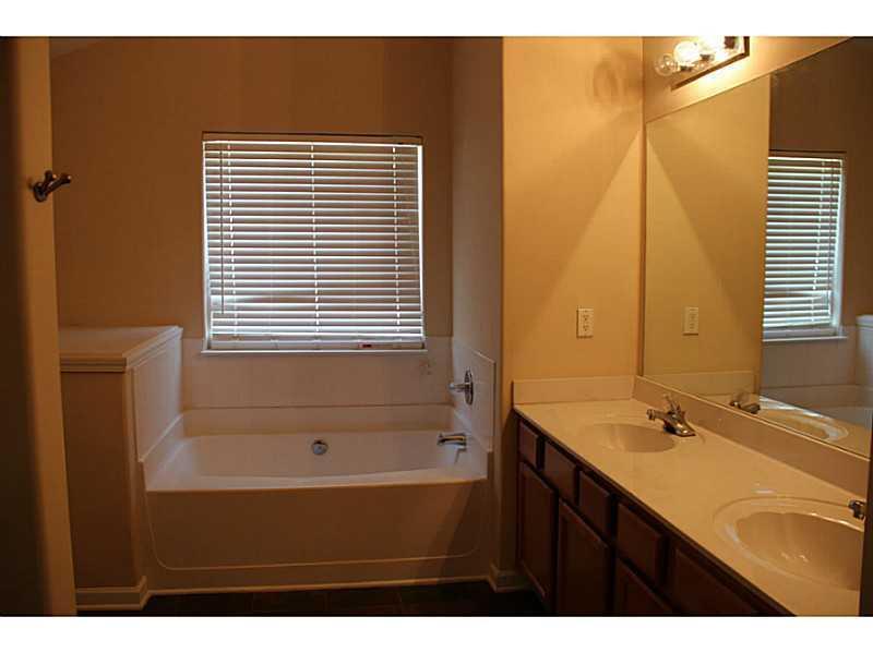 Building Photo - 372 Castle Top Ln