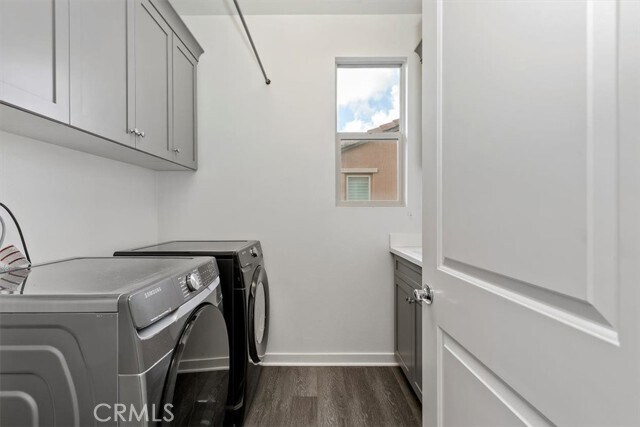 Building Photo - 55 Fuchsia