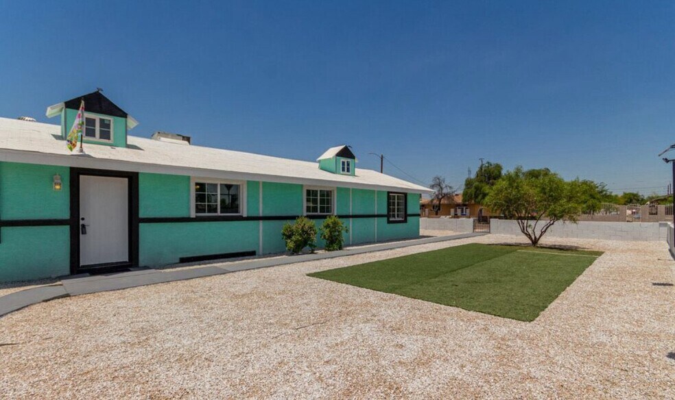 Building Photo - 3523 W Maricopa St