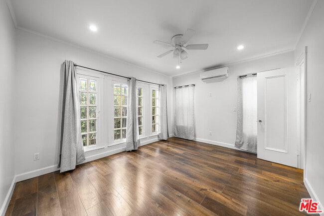 Building Photo - 369 S Virgil Ave