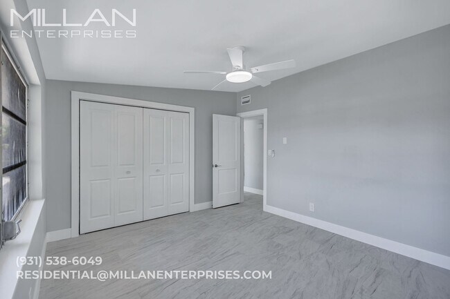 Building Photo - 325 Capri Blvd
