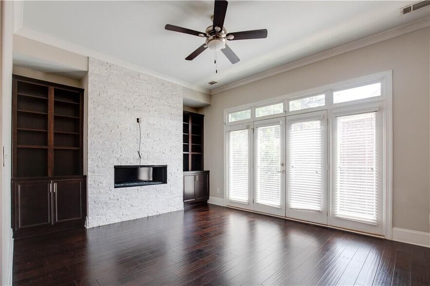 Building Photo - 1959 Townsend Ct