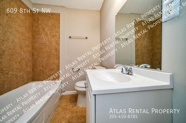 Building Photo - 609 8th St NW
