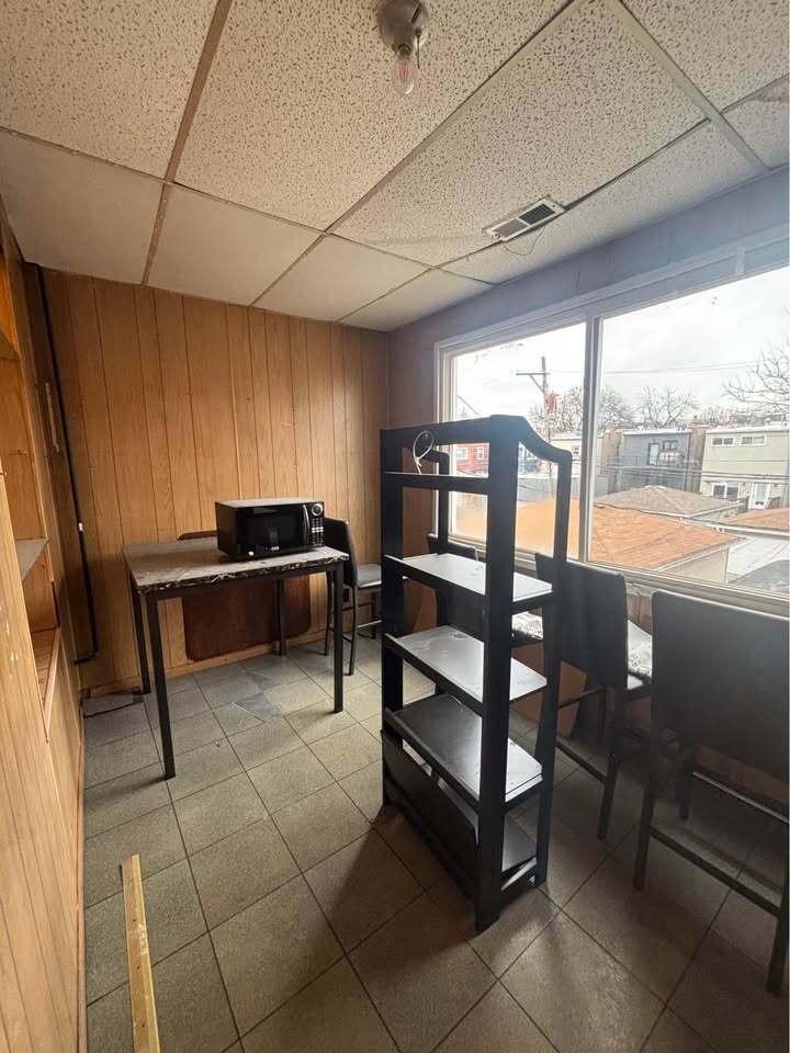 Building Photo - 3617 N Troy St