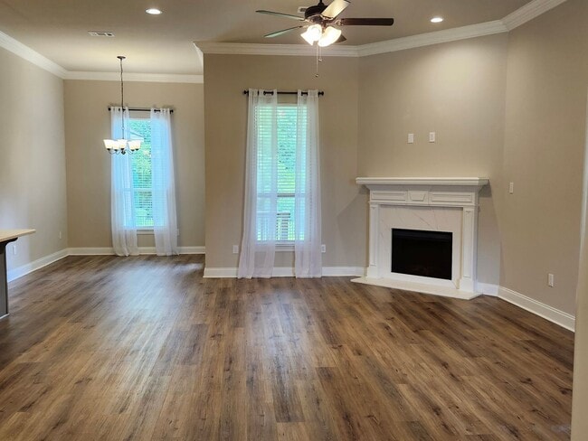 Building Photo - *****AVAILABLE NOW*****