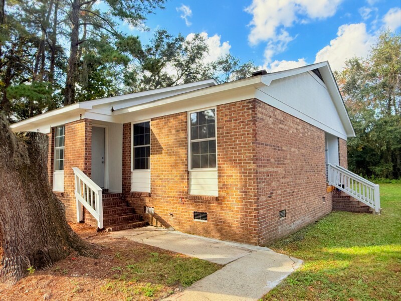 Building Photo - 25 Harding St