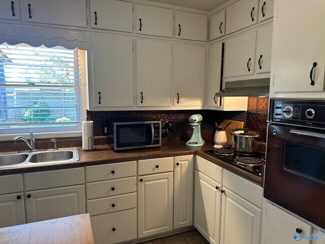 Building Photo - 306 Jack Coleman Dr NW