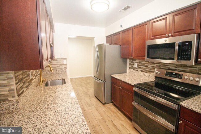 Building Photo - 11325 Halethorpe Terrace