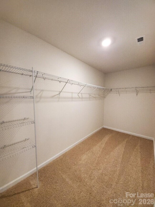 Building Photo - 3013 Lydney Cir