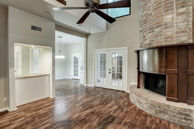 Building Photo - 15010 Kimberley Ct