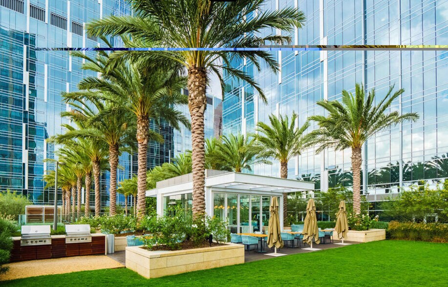 Building Photo - 877 Francisco St